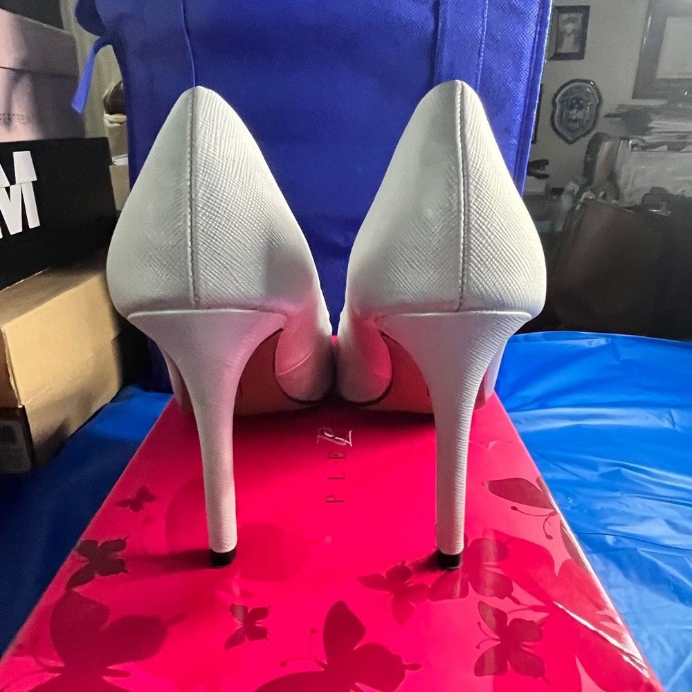 Silver pumps - Picture 3 of 4